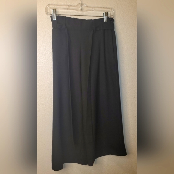Zara Trafaluc Wide Leg Cropped Pants in Black - Picture 3 of 8